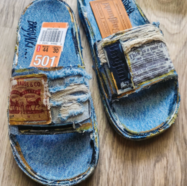 Bagjunki / Levi Distressed Slides